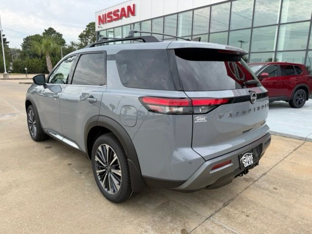 New 2026 Nissan Pathfinder Platinum SUV