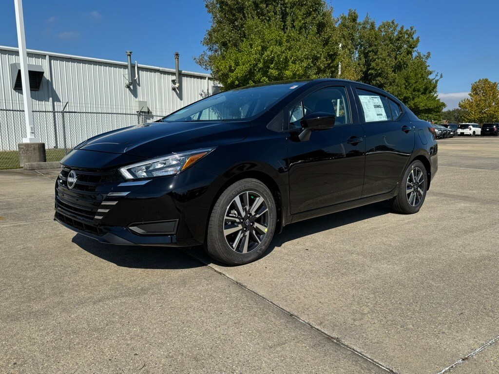 New 2025 Nissan Versa 1.6 SV Sedan
