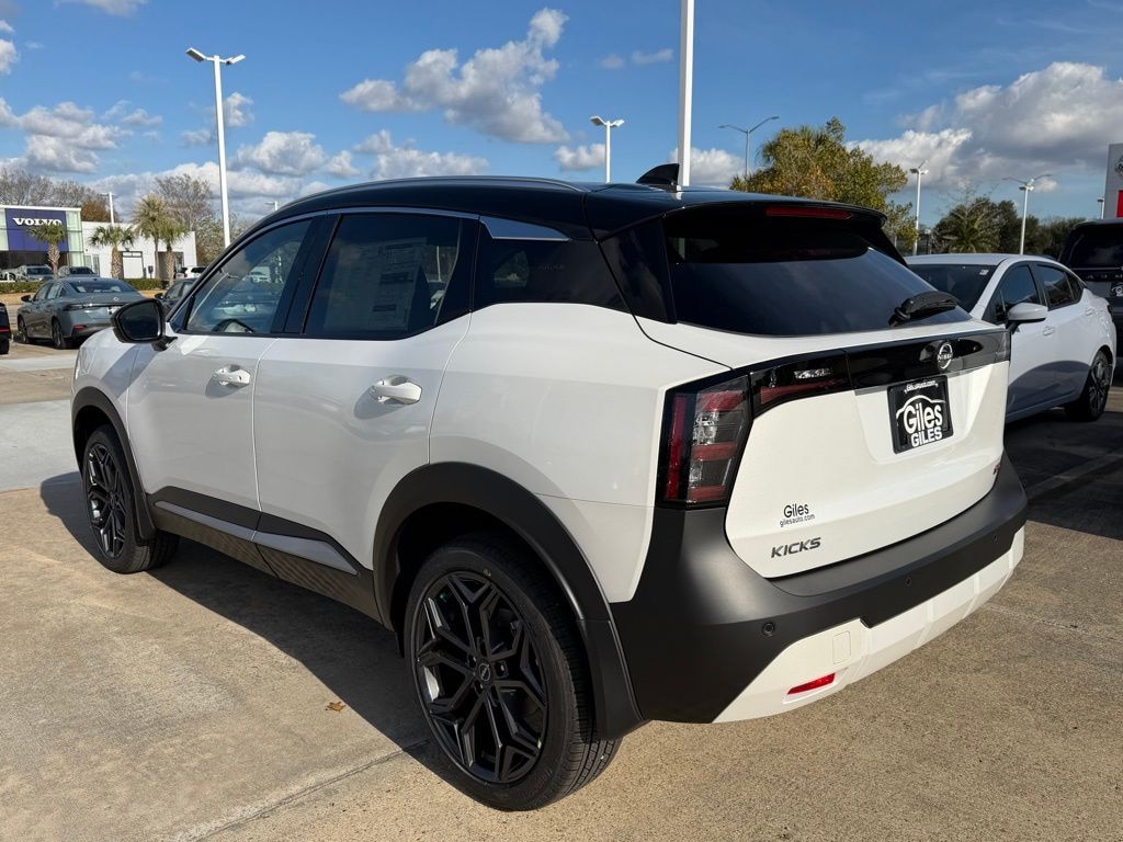 New 2026 Nissan Kicks SR SUV