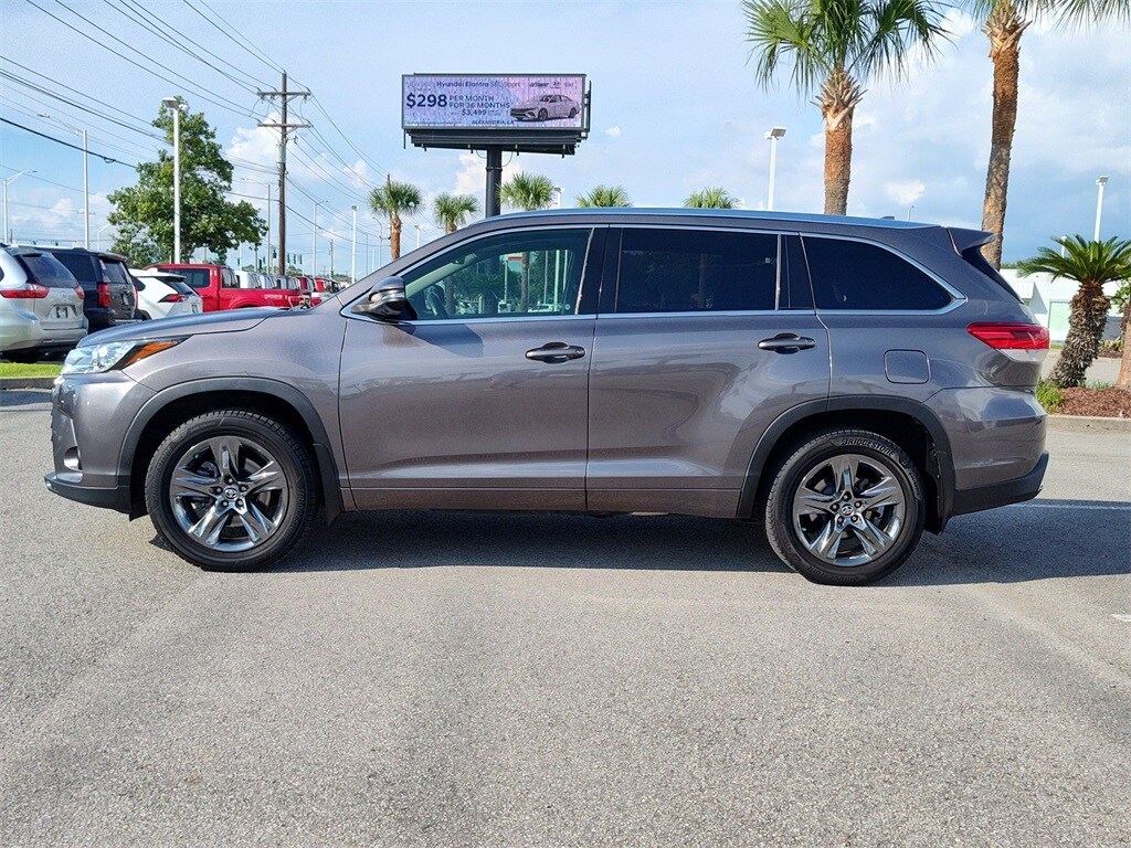 2019 Toyota Highlander Limited Platinum photo 2