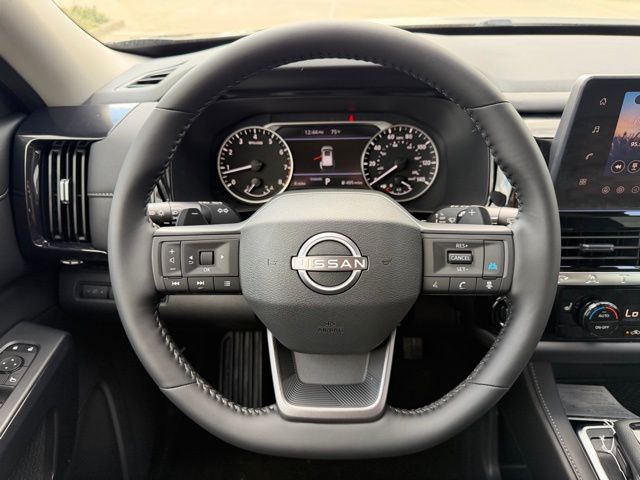 2026 Nissan Pathfinder SV - Photo 17
