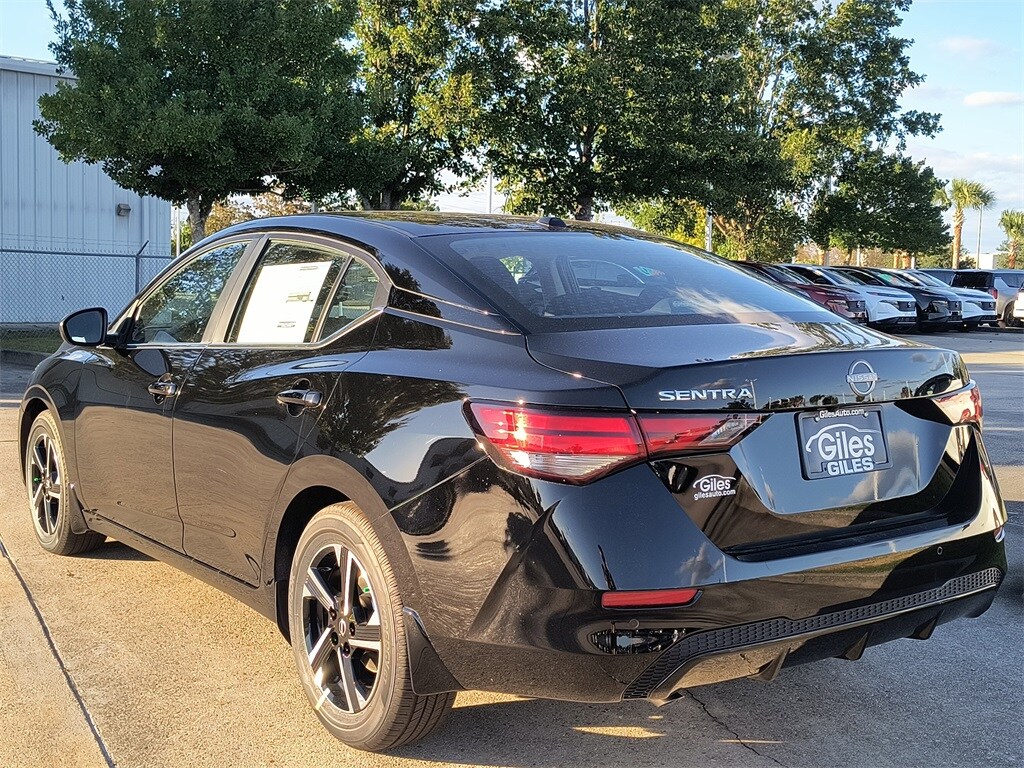 2025 Nissan Sentra SV photo 3