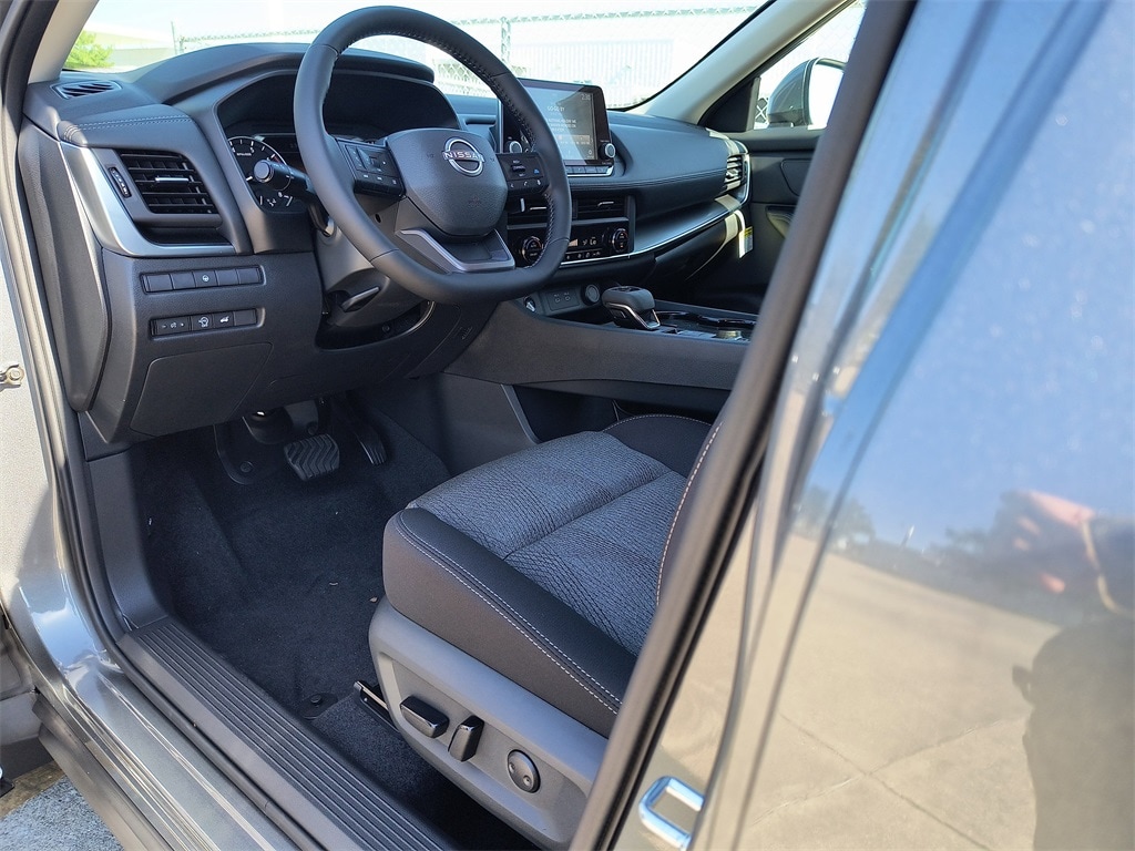 New 2026 Nissan Rogue SV SUV