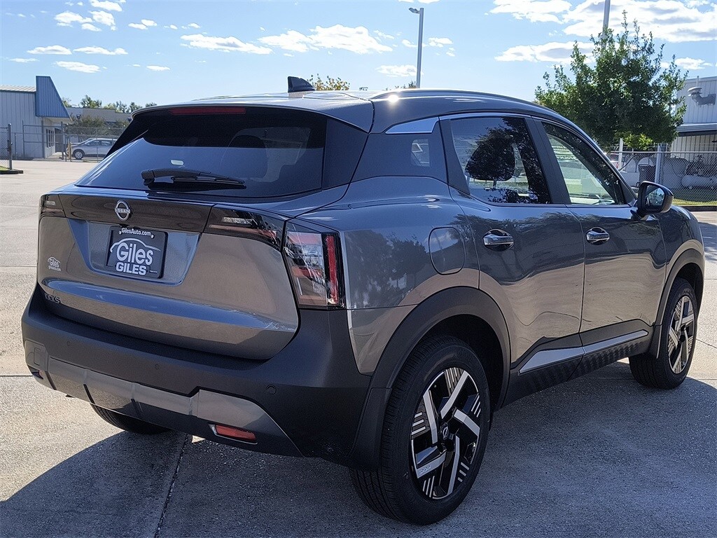 2026 Nissan Kicks SV photo 2