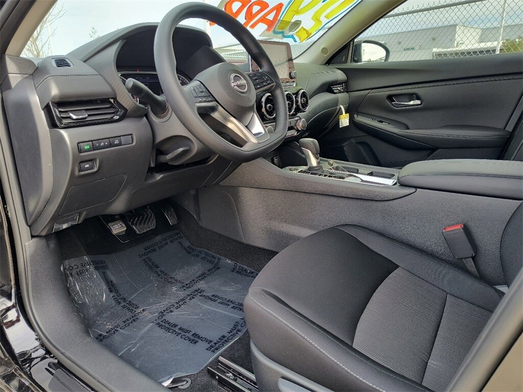 2025 Nissan Sentra SV photo 2