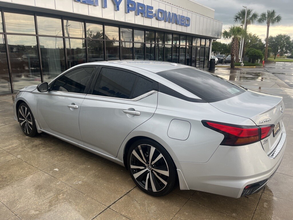 2021 Nissan Altima SR photo 4