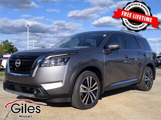 2025 Nissan Pathfinder Platinum SUV