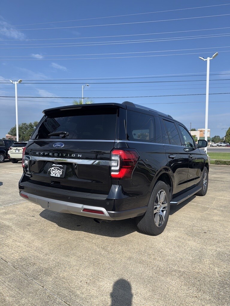 2023 Ford Expedition Limited photo 3