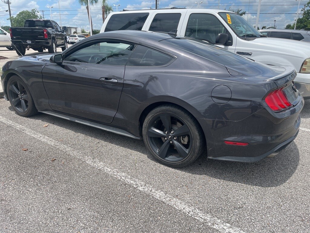 2022 Ford Mustang EcoBoost photo 3
