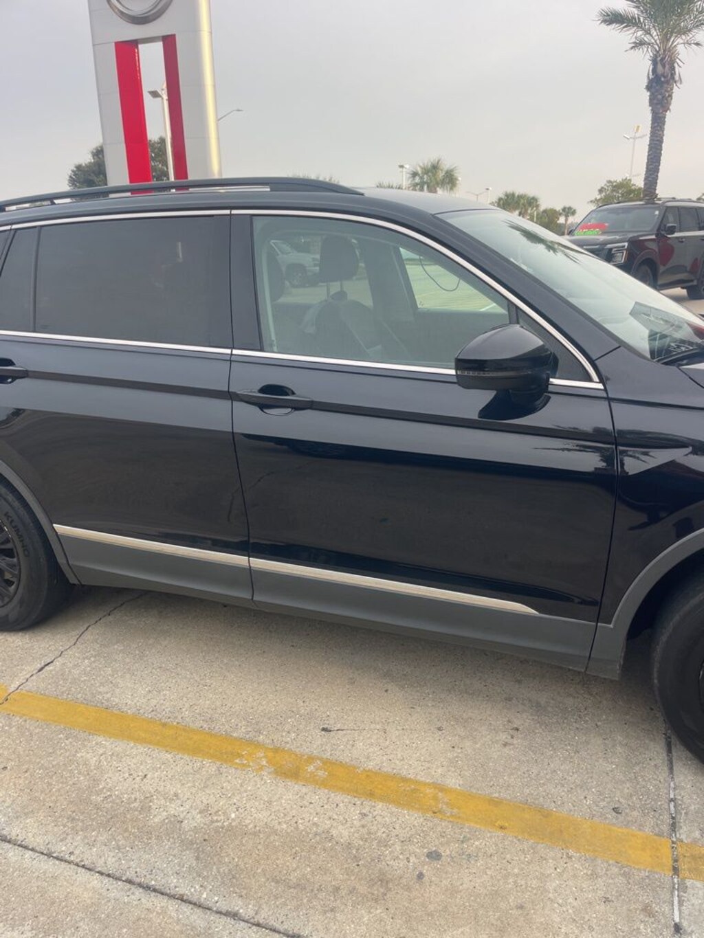 Used 2021 Volkswagen Tiguan 2.0T SE SUV