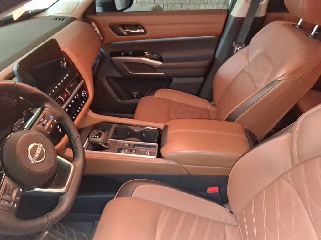 Used 2025 Nissan Pathfinder Platinum SUV