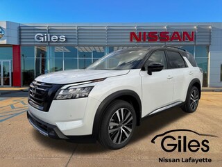 2025 Nissan Pathfinder Platinum SUV