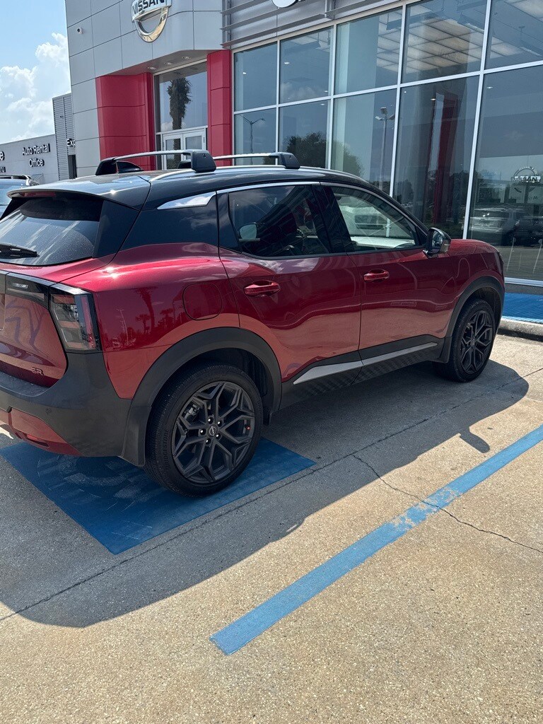2025 Nissan Kicks SR photo 3