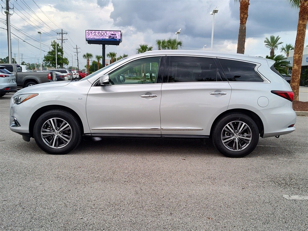 2019 Infiniti QX60 Luxe photo 2