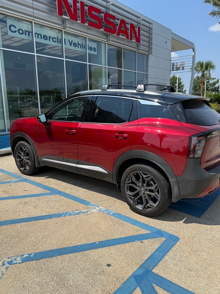 2025 Nissan Kicks SR photo 2