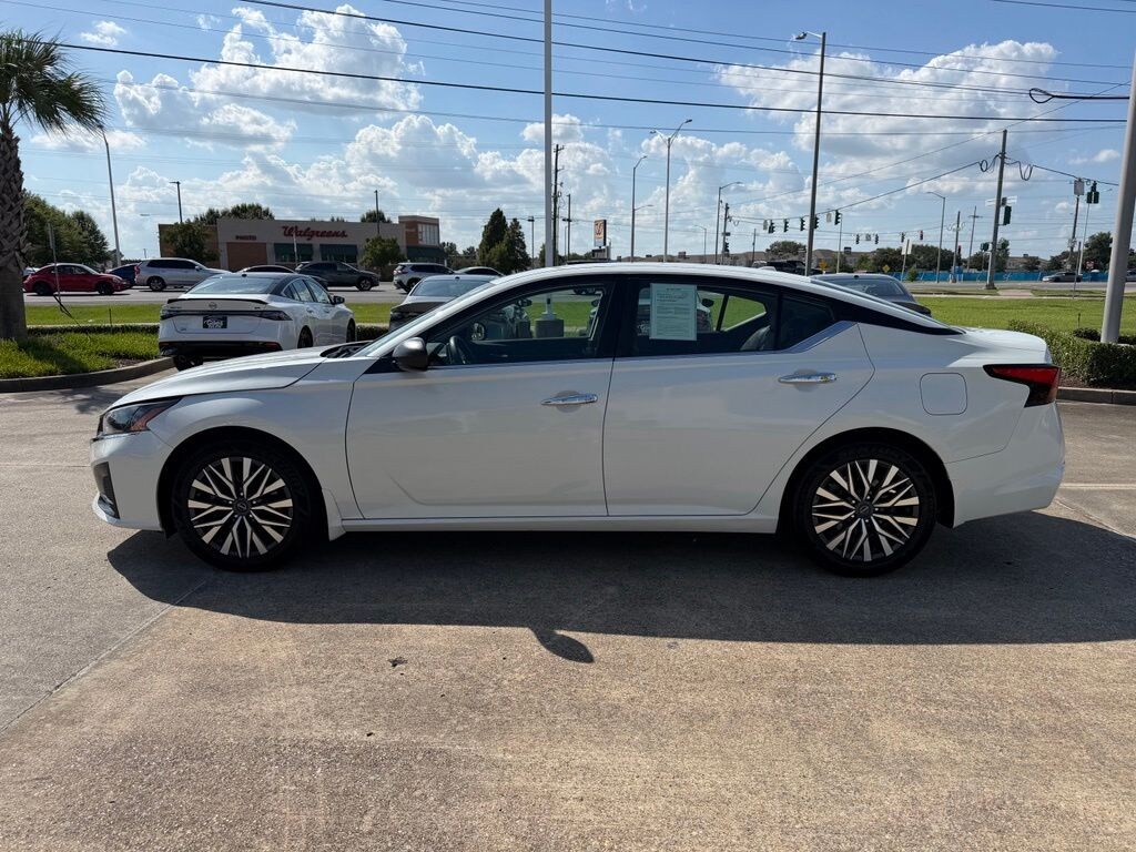 Used 2024 Nissan Altima 2.5 SV Sedan
