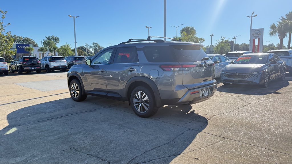 New 2026 Nissan Pathfinder SL SUV