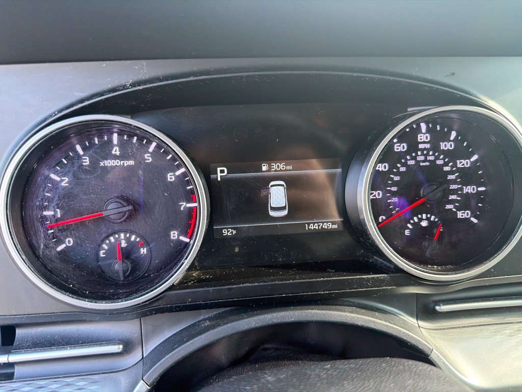 Used 2022 Kia Carnival LXS Minivan/Van
