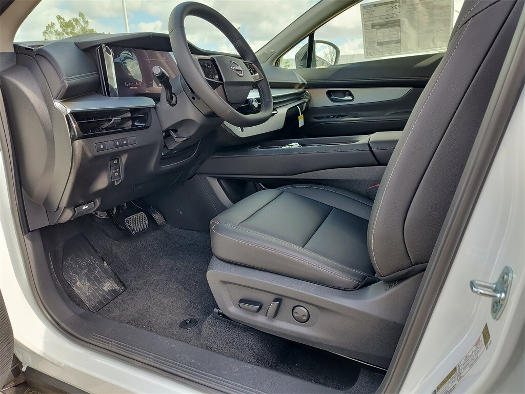 2025 Nissan Murano SL photo 2