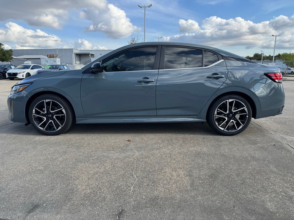 2025 Nissan Sentra SR photo 2