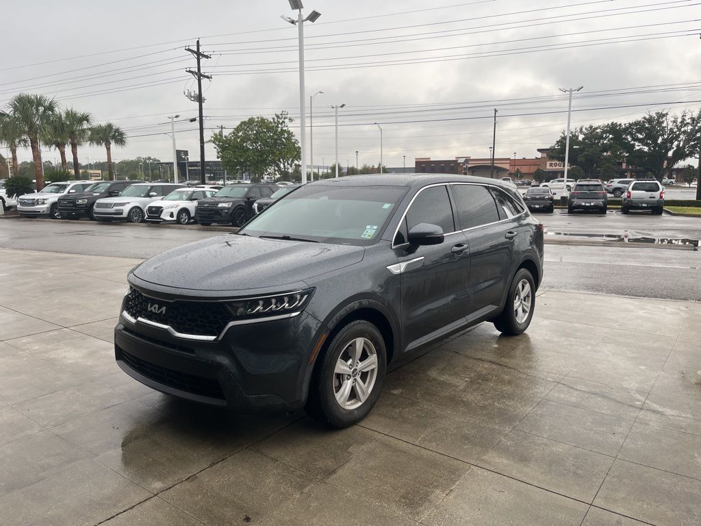 2022 Kia Sorento LX's photo