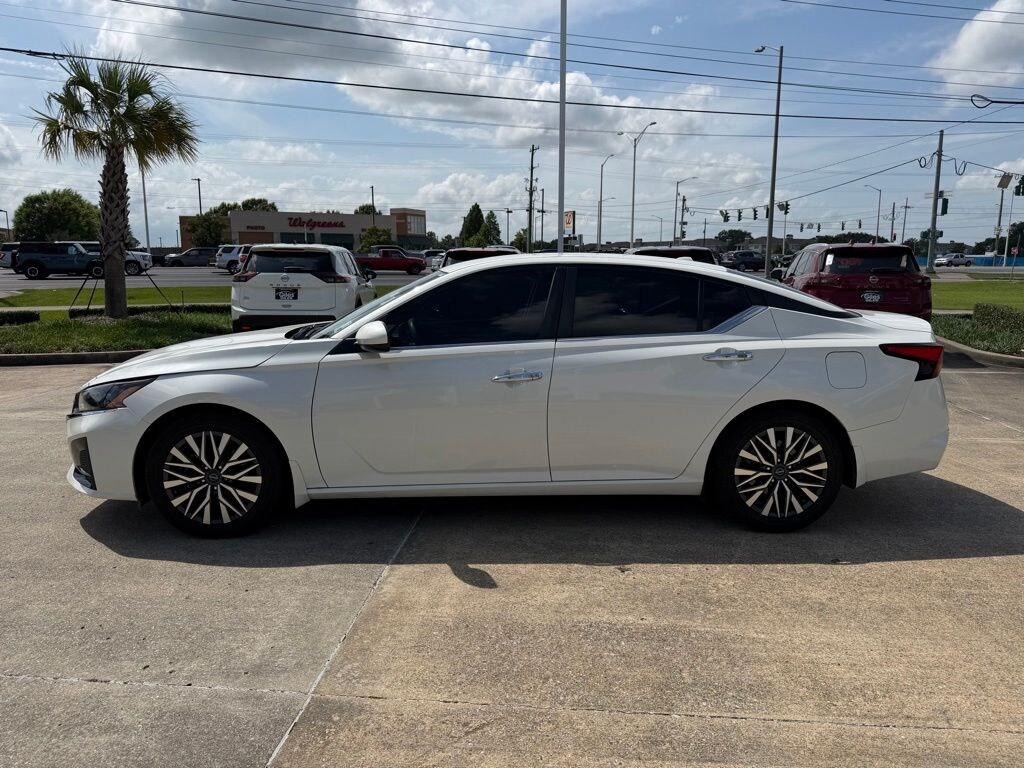 Used 2023 Nissan Altima 2.5 SV Sedan
