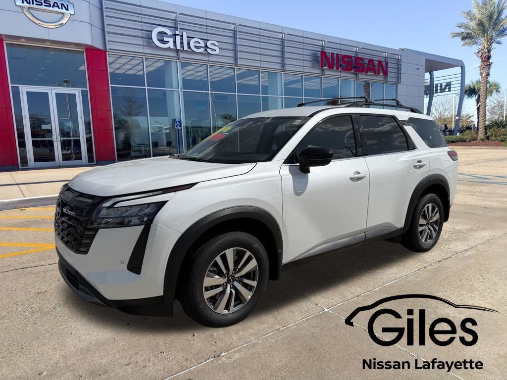 2026 Nissan Pathfinder SL