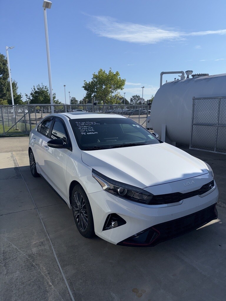 2023 Kia Forte GT-Line photo 2