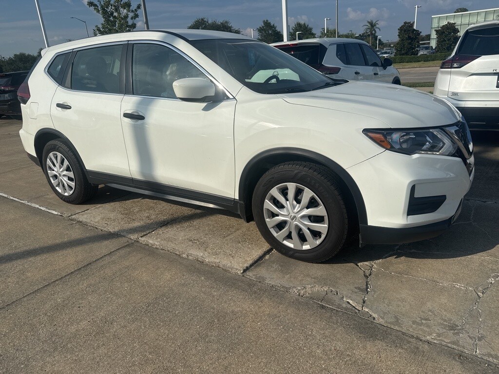 2018 Nissan Rogue S photo 2