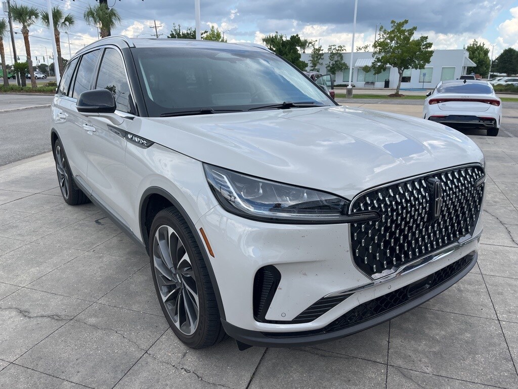 2025 Lincoln Aviator Reserve photo 2