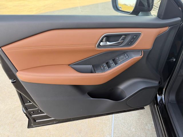 2026 Nissan Rogue Platinum - Photo 13
