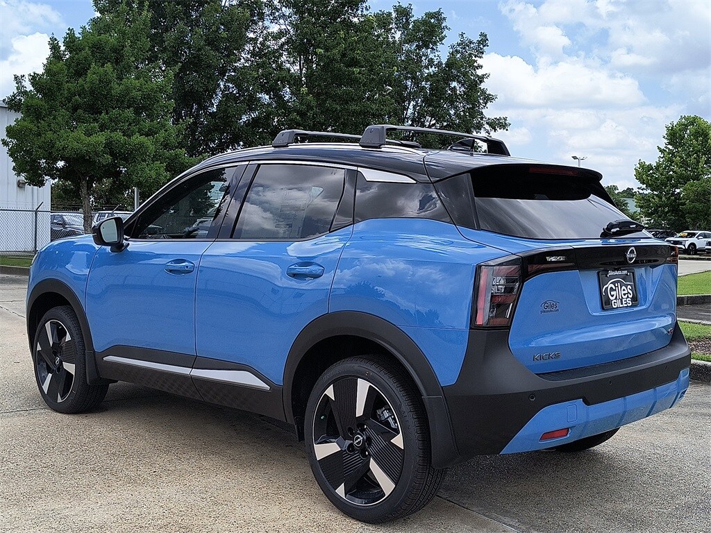 2025 Nissan Kicks SR photo 3
