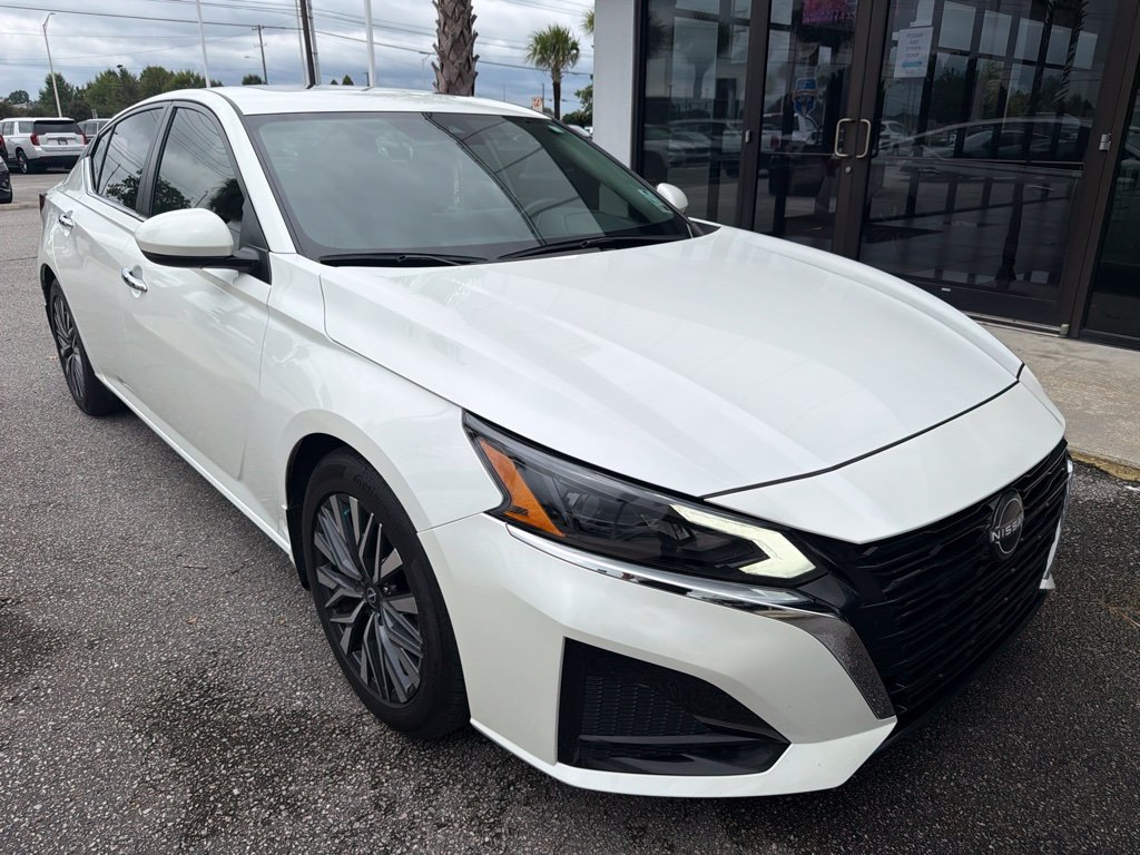 Used 2023 Nissan Altima 2.5 SV Sedan