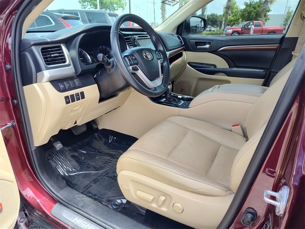 Used 2019 Toyota Highlander Limited with VIN 5TDYZRFH2KS335643 for sale in Lafayette, LA