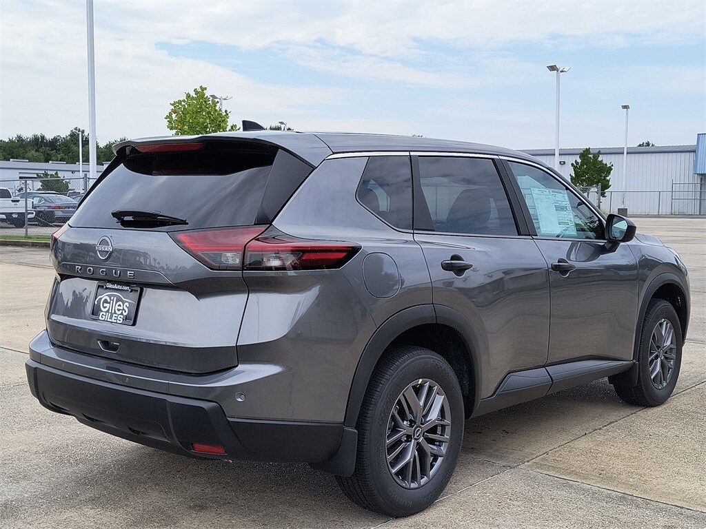 2026 Nissan Rogue S photo 2