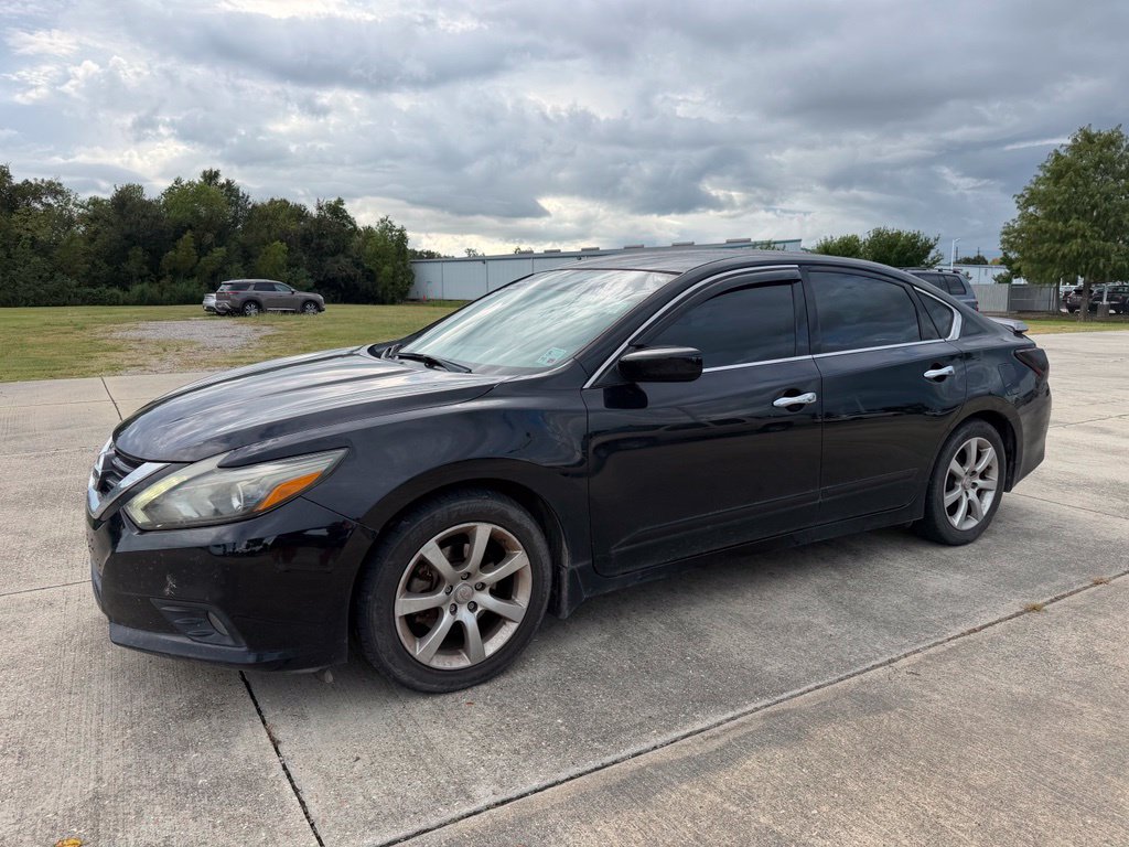 Used 2017 Nissan Altima 2.5 SR Sedan