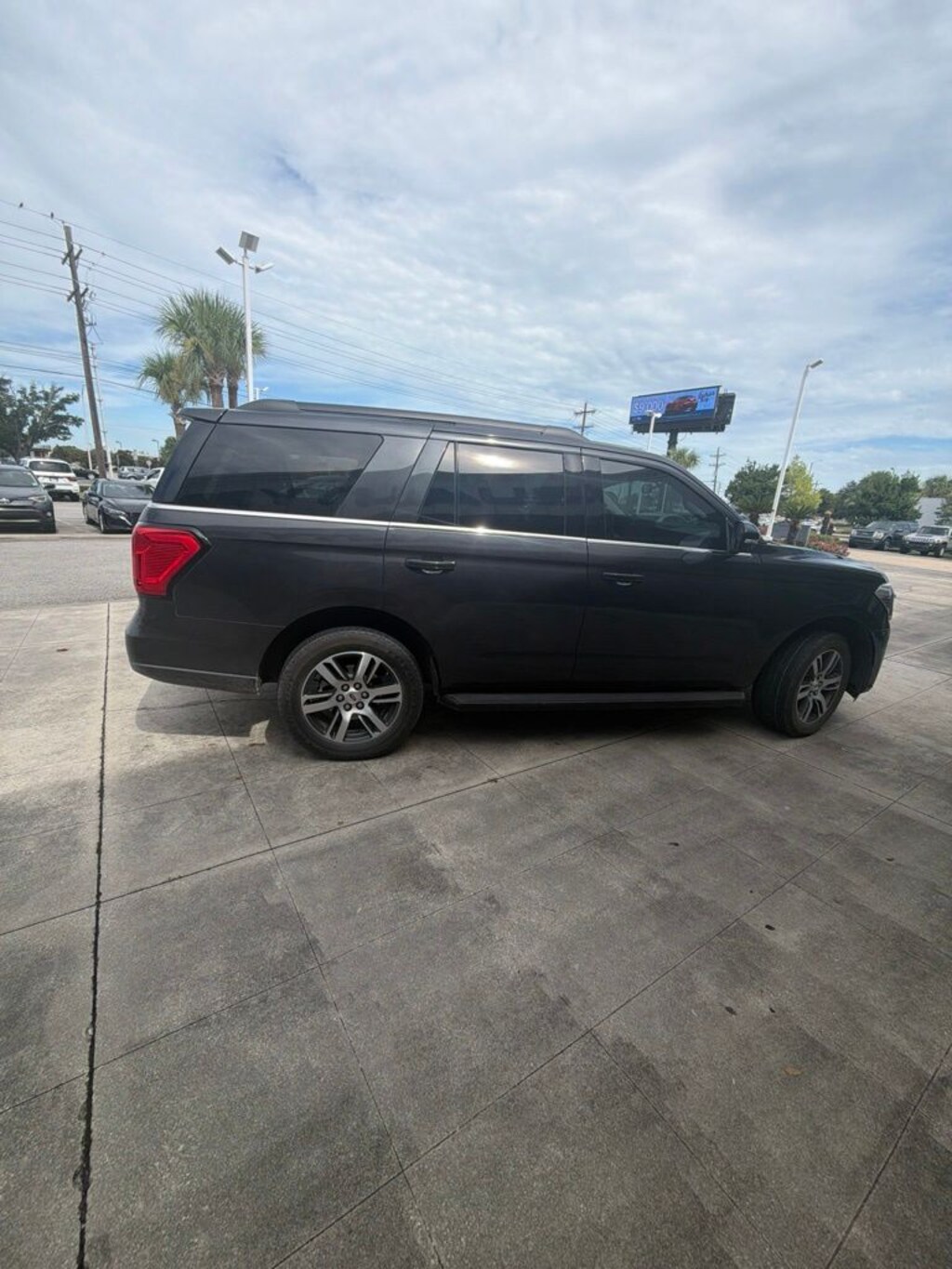 Used 2024 Ford Expedition XLT SUV