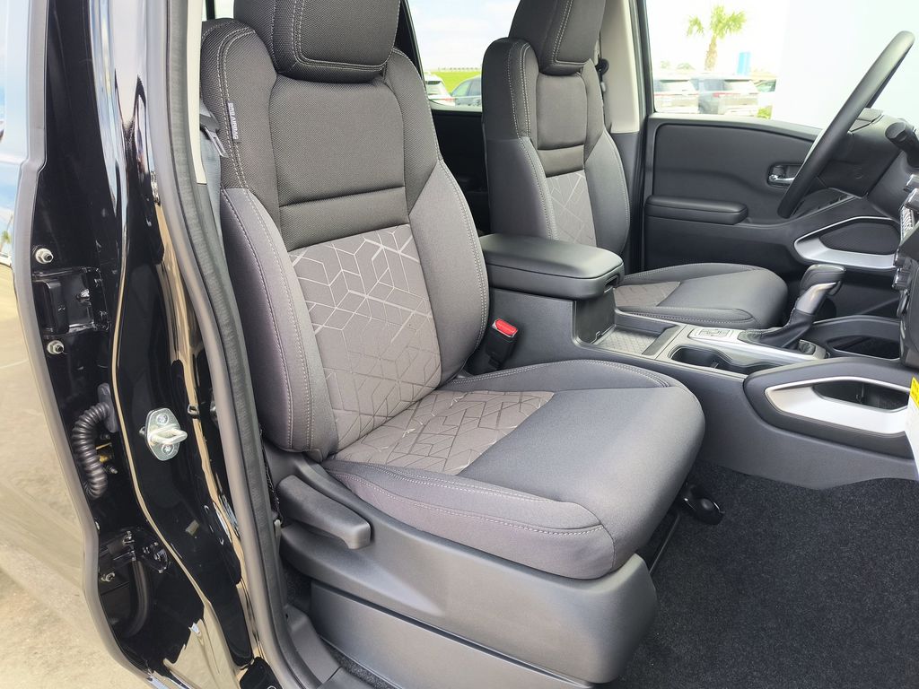 2026 Nissan Frontier SV - Photo 13
