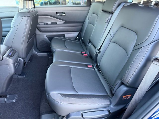 2026 Nissan Pathfinder SL - Photo 13