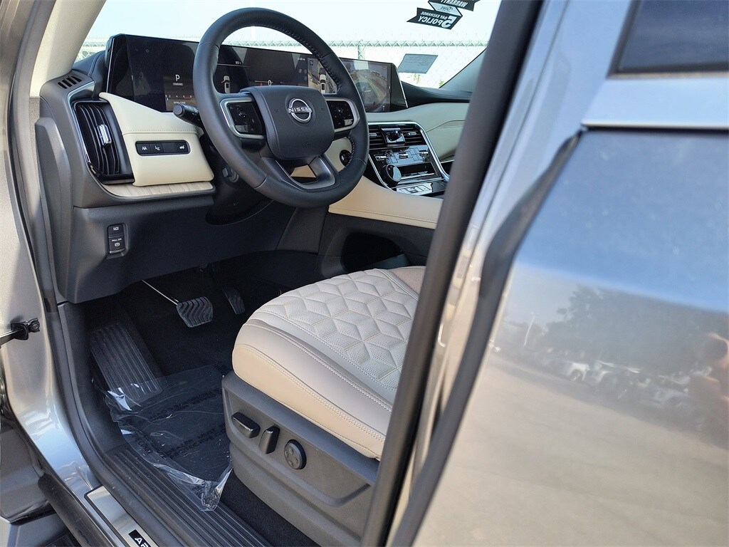 2026 Nissan Armada Platinum photo 2