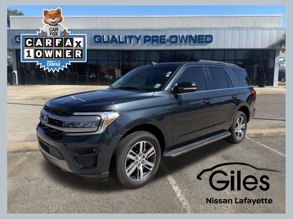2022 Ford Expedition XLT's photo