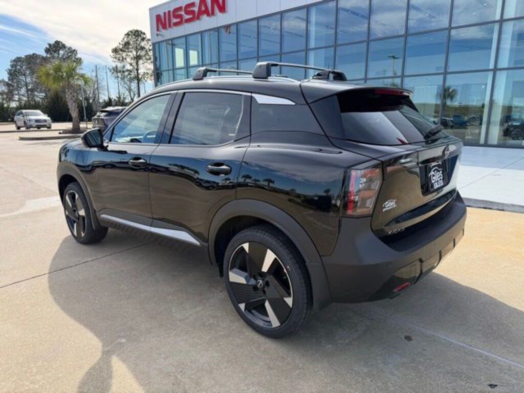New 2026 Nissan Kicks SR SUV