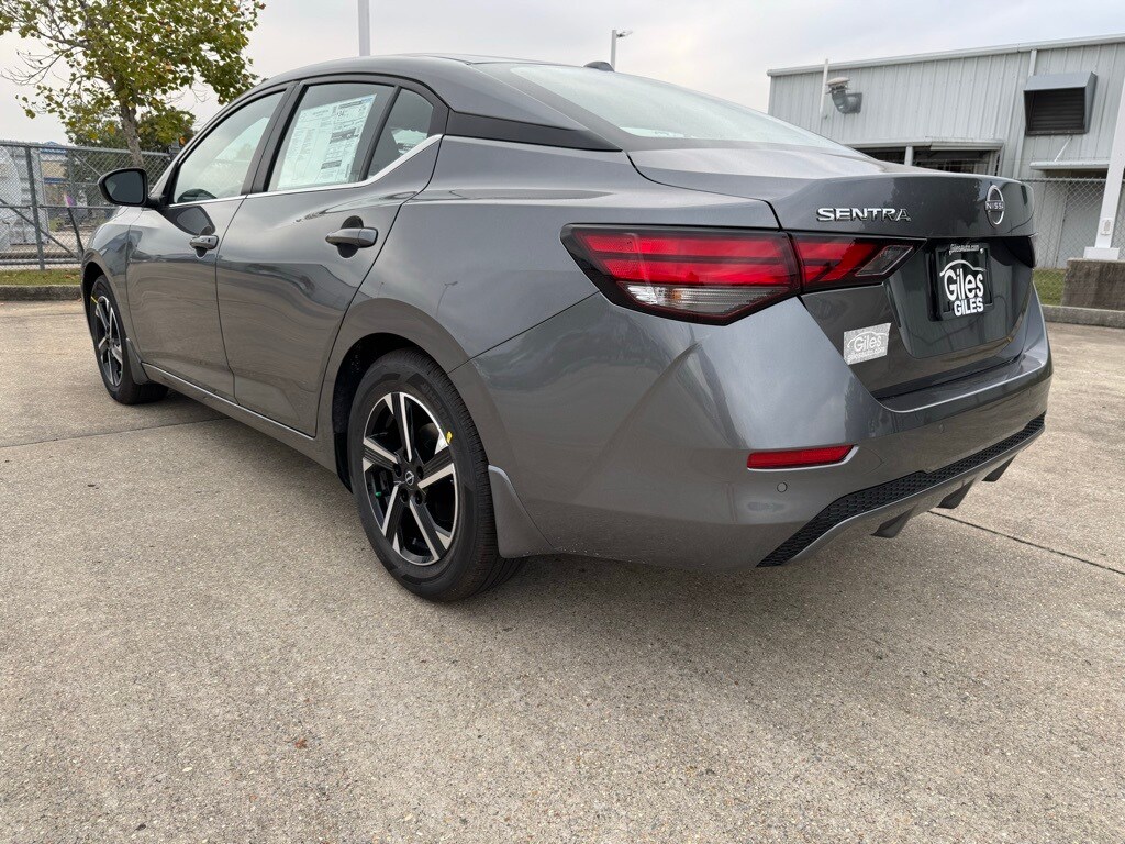 2025 Nissan Sentra SV photo 3