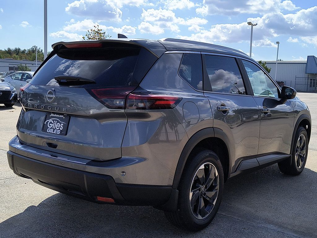 2026 Nissan Rogue SV photo 4