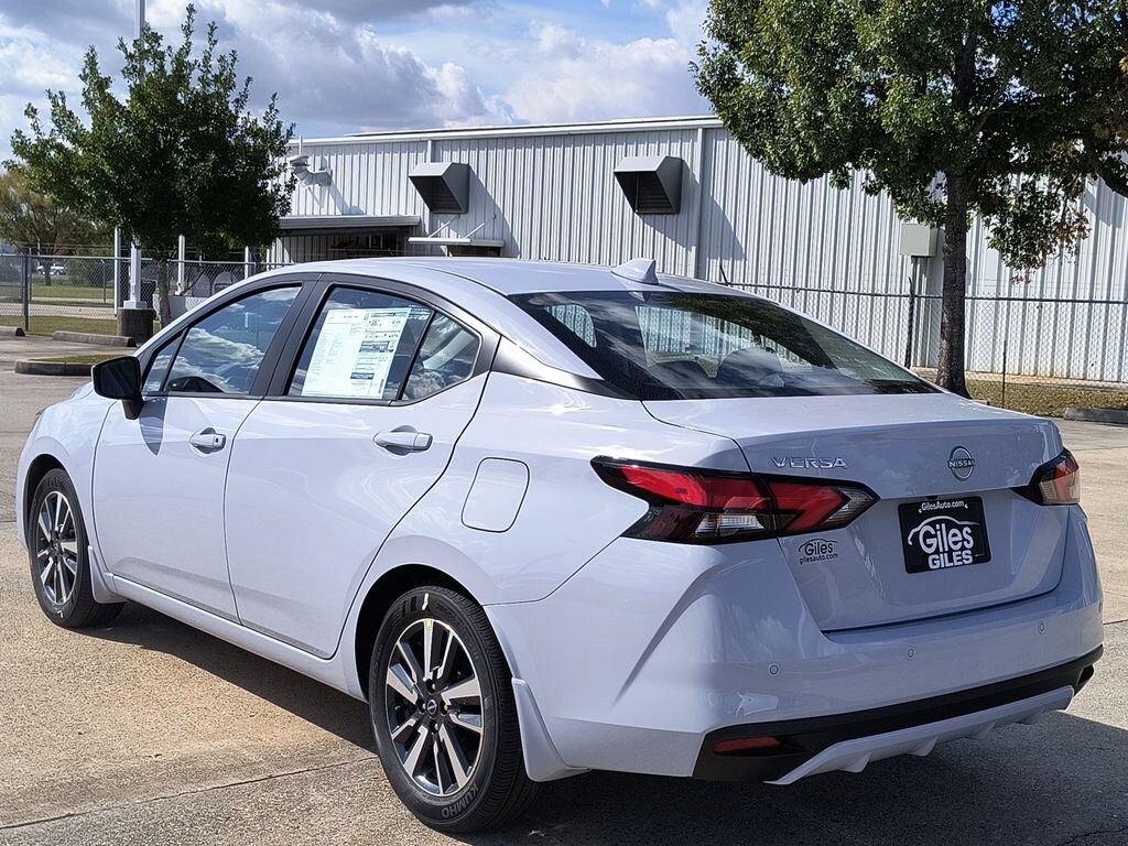 New 2025 Nissan Versa 1.6 SV Sedan