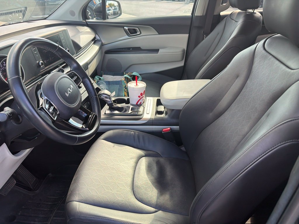 Used 2022 Kia Carnival LXS Minivan/Van
