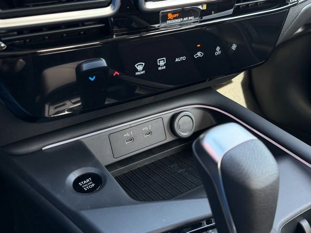 2026 Nissan Sentra SR - Photo 23