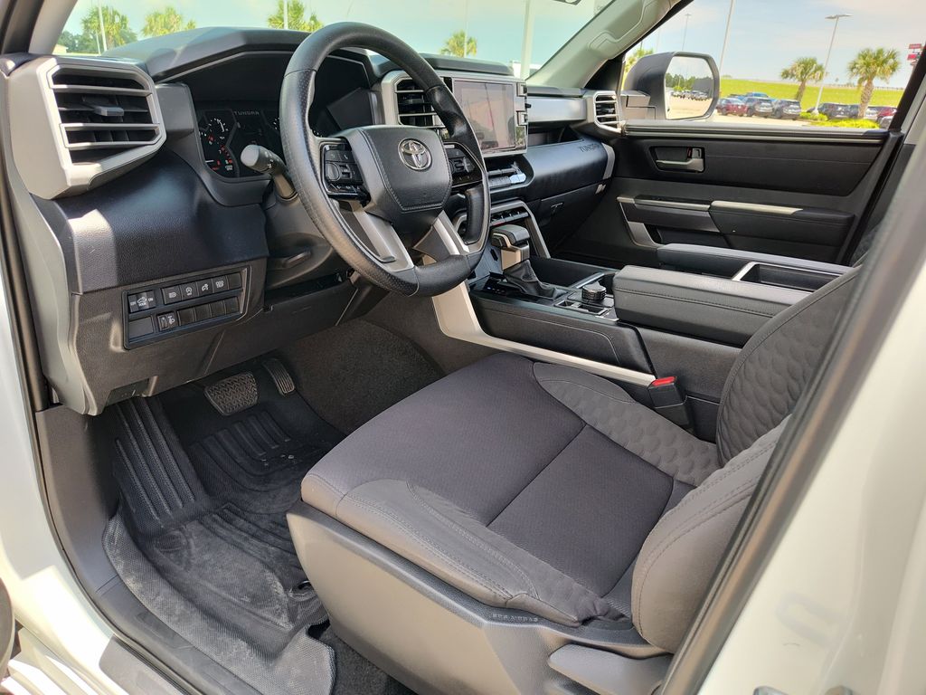 2024 Toyota Tundra SR5 photo 2