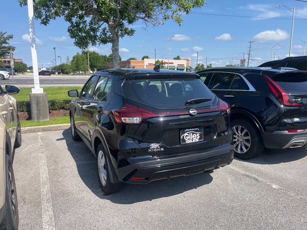 2025 Nissan Kicks Play 1.6 FWD's photo