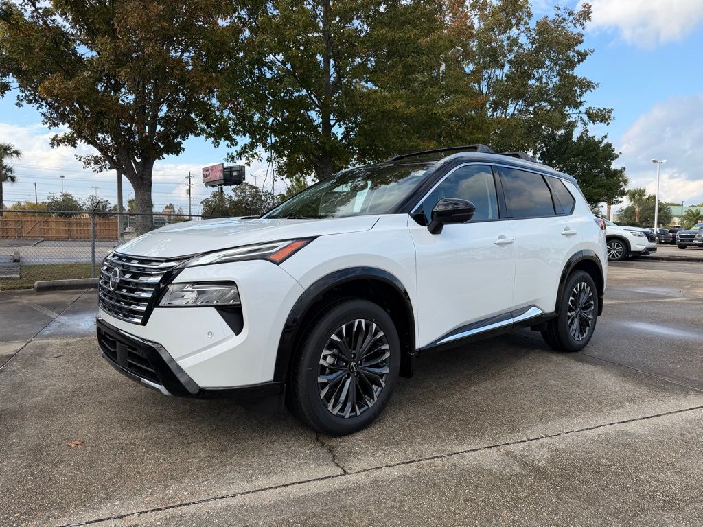 2026 Nissan Rogue Platinum's photo